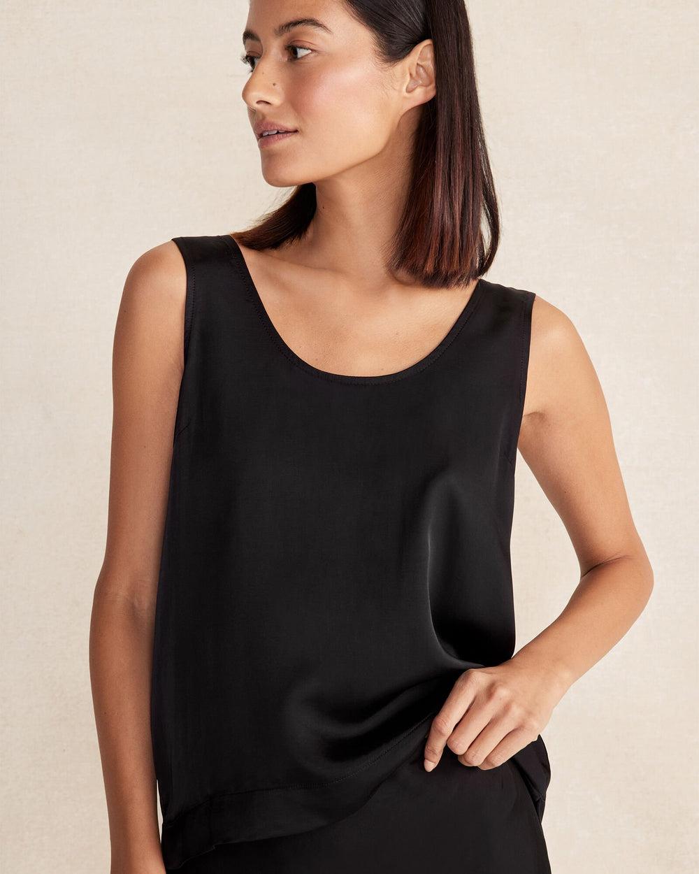 SILKY SCOOP NECK TANK