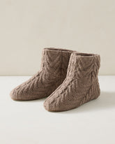 CABLE KNIT BOOTIES