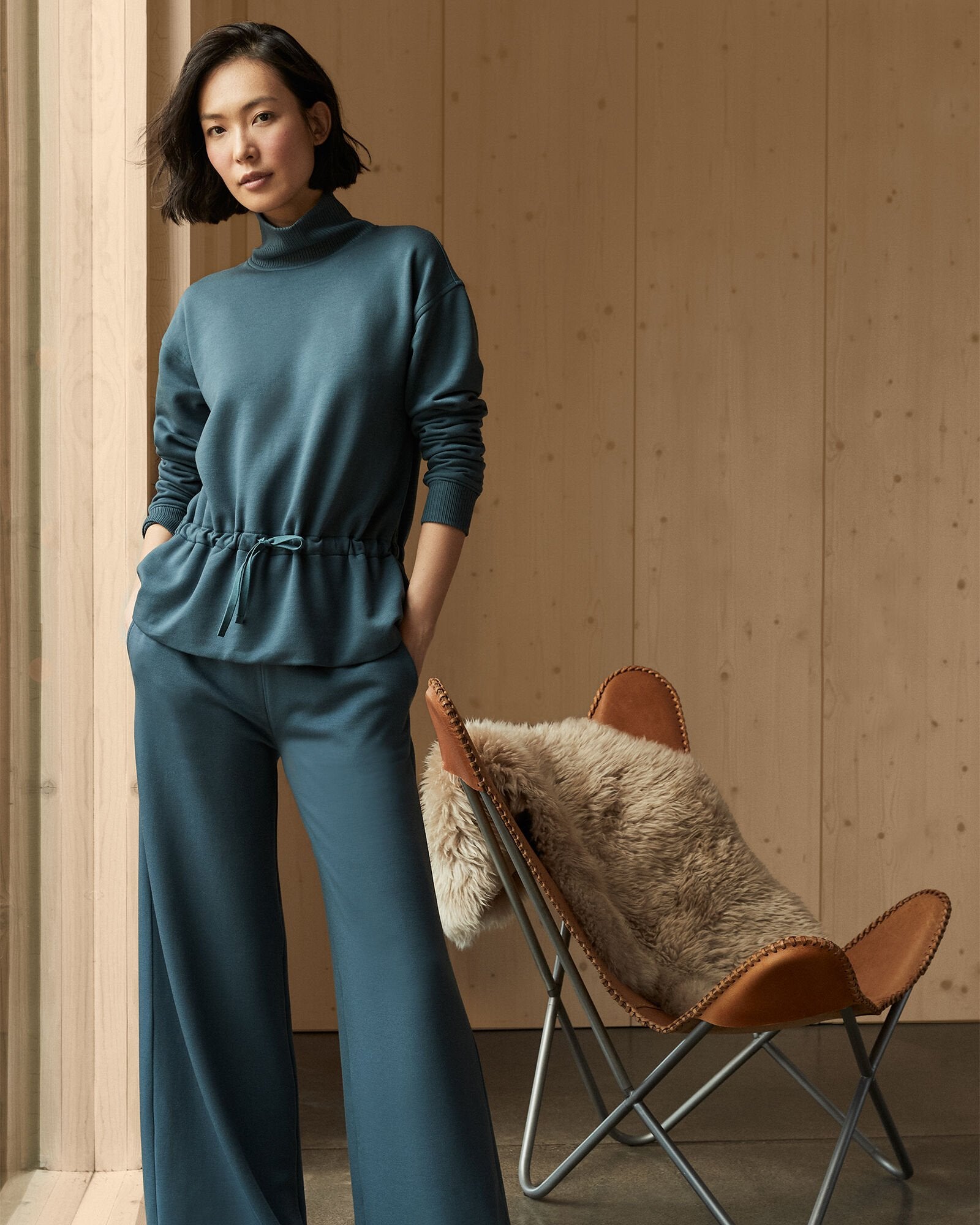 FLEECE DRAWSTRING-WAIST MOCKNECK TOP