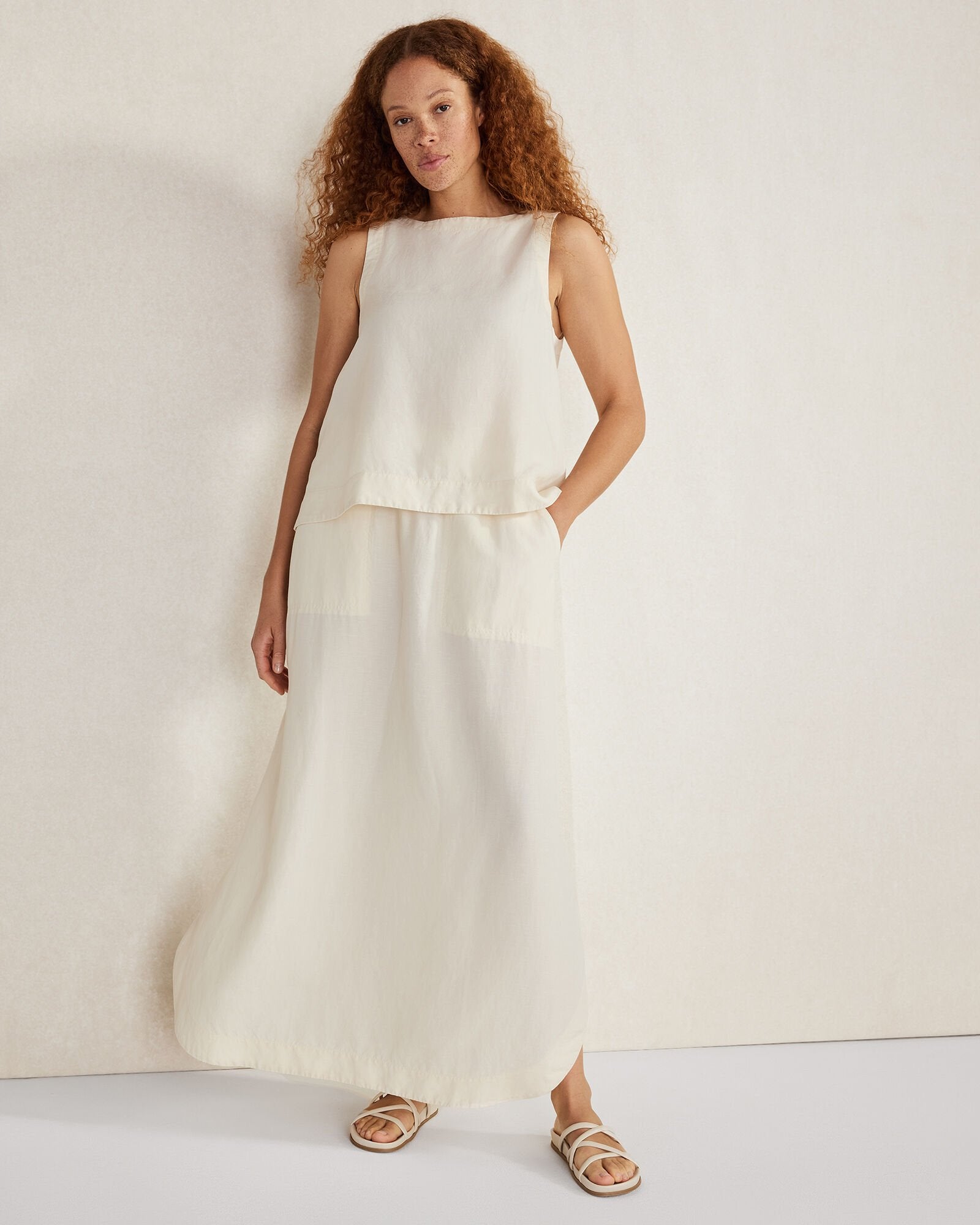 LINEN BLEND BATEAU NECK TOP